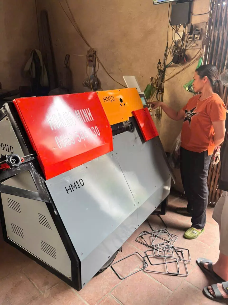 M&aacute;y bẻ đai HM10: Tại sao n&ecirc;n d&ugrave;ng thay v&igrave; l&agrave;m thủ c&ocirc;ng?